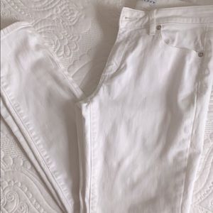 White curvy skinny jeans.